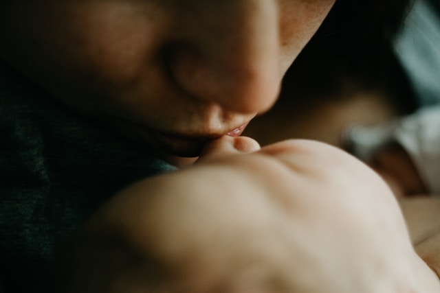 Slaapschema baby per maand uitgelegd